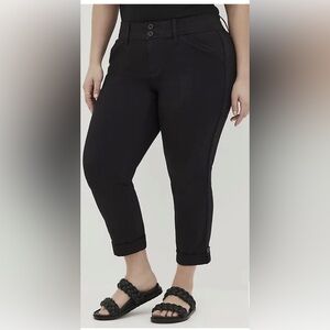 Torrid Black Cropped Jeans